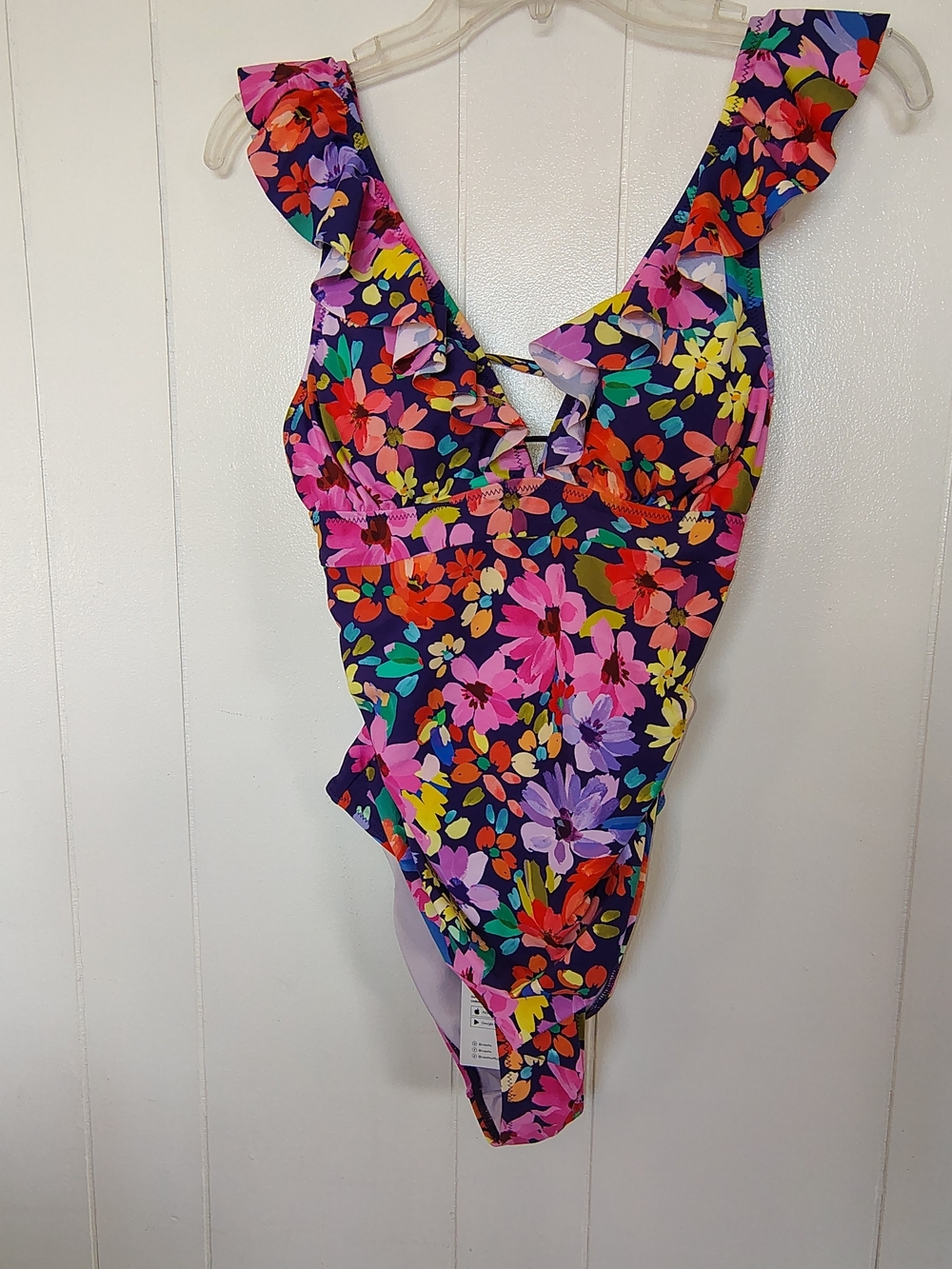 Live Life on the Beach Floral Ruffle One-Piece Swimsuit  Size M.